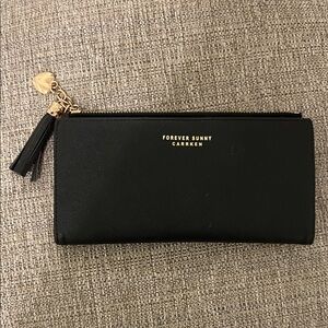 Forever Sunny Carrken Women's Black and Gold Wallet
